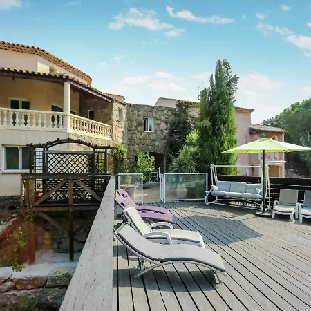 Hébergement de vacances Luxurious Holiday In Maxime With Jacuzzi *