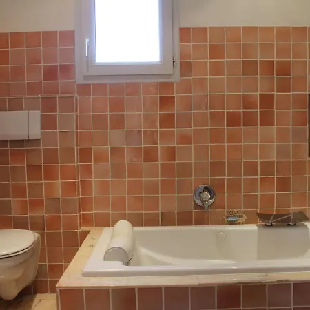 Hébergement de vacances Luxurious Holiday In Maxime With Jacuzzi Sainte-Maxime
